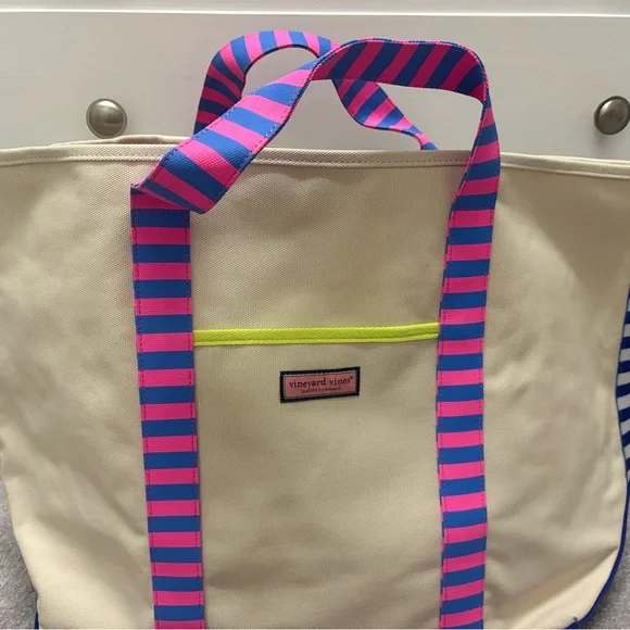 Vineyard Vines X Large Tote with Pink and Blue Accents - NWOT - Picture 4 of 12